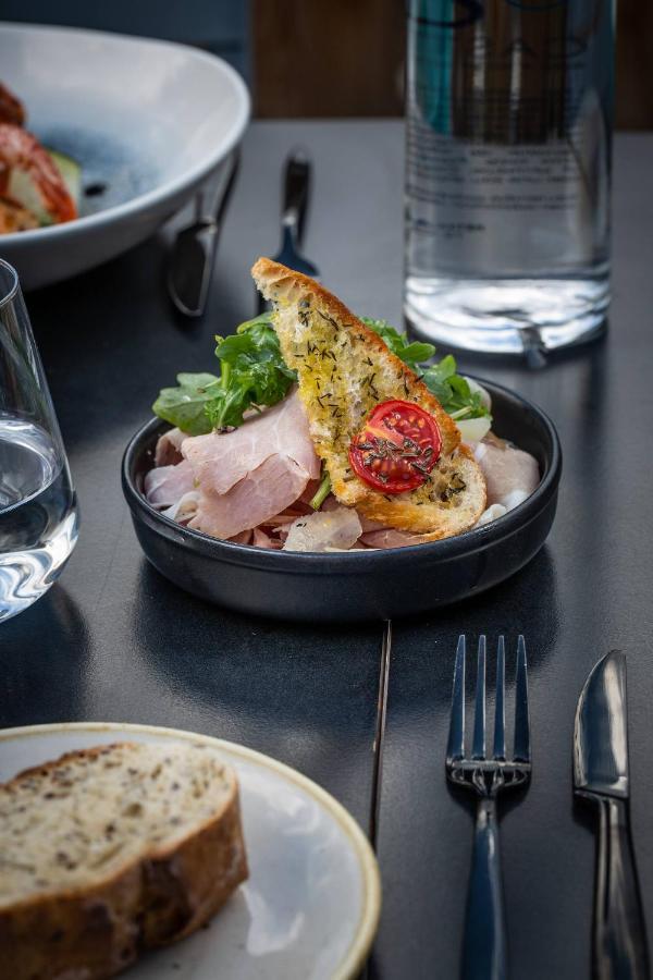 Hotel Restaurant Le Monetier エクステリア 写真