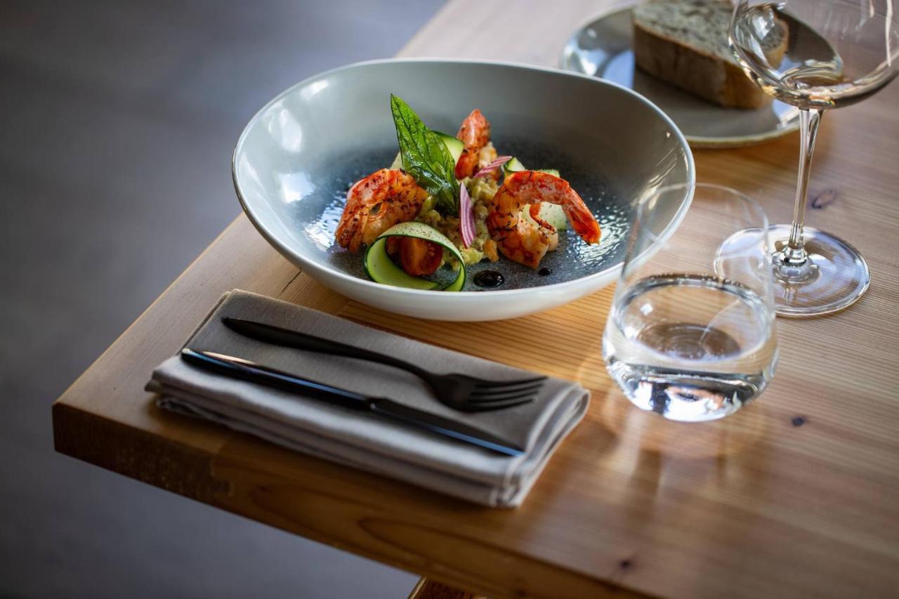 Hotel Restaurant Le Monetier エクステリア 写真