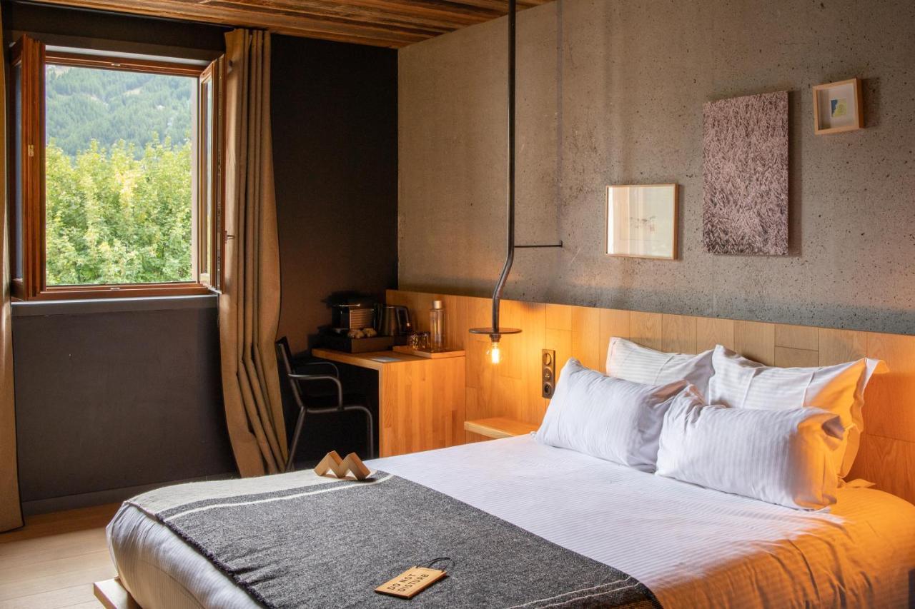 Hotel Restaurant Le Monetier エクステリア 写真