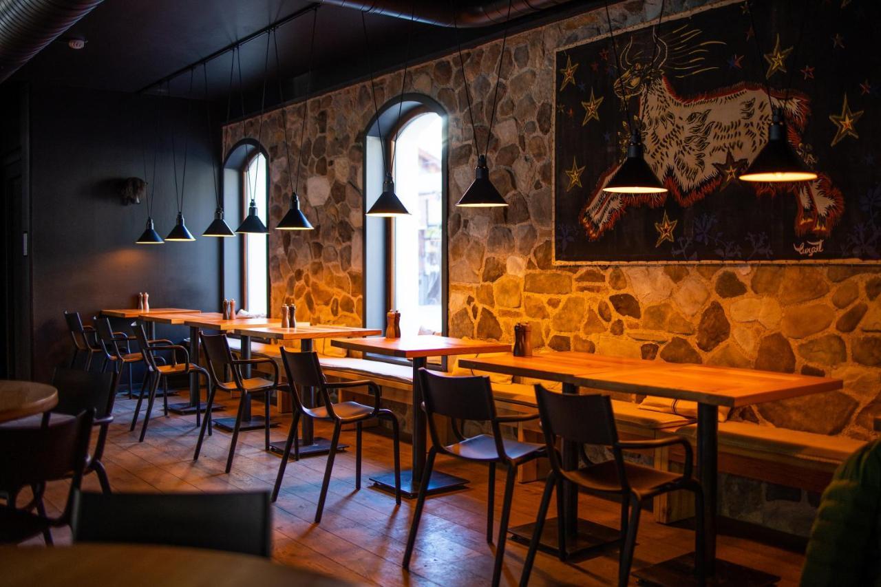 Hotel Restaurant Le Monetier エクステリア 写真