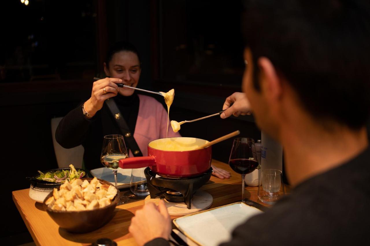 Hotel Restaurant Le Monetier エクステリア 写真