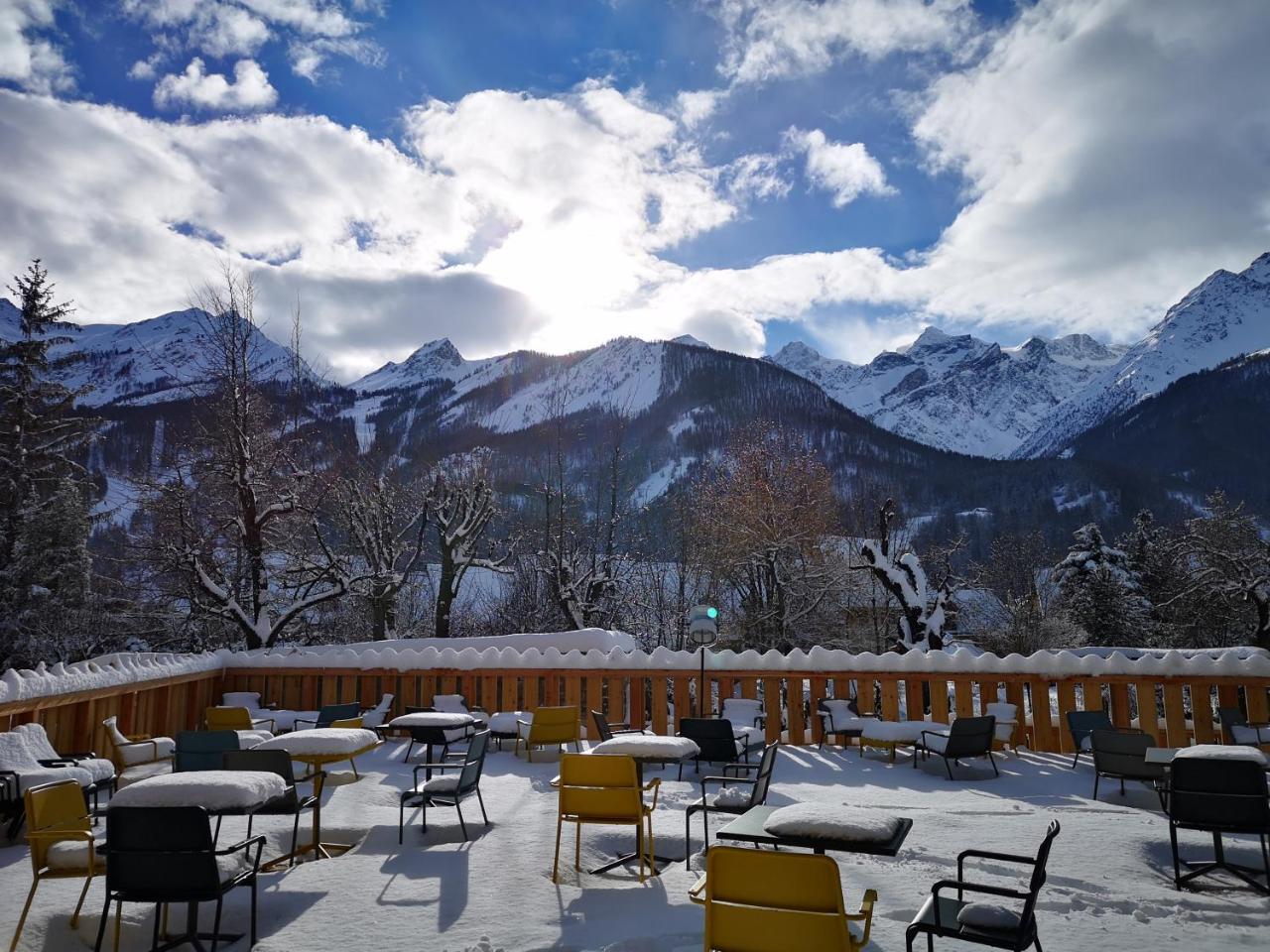 Hotel Restaurant Le Monetier エクステリア 写真